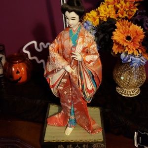geisha fabric statue